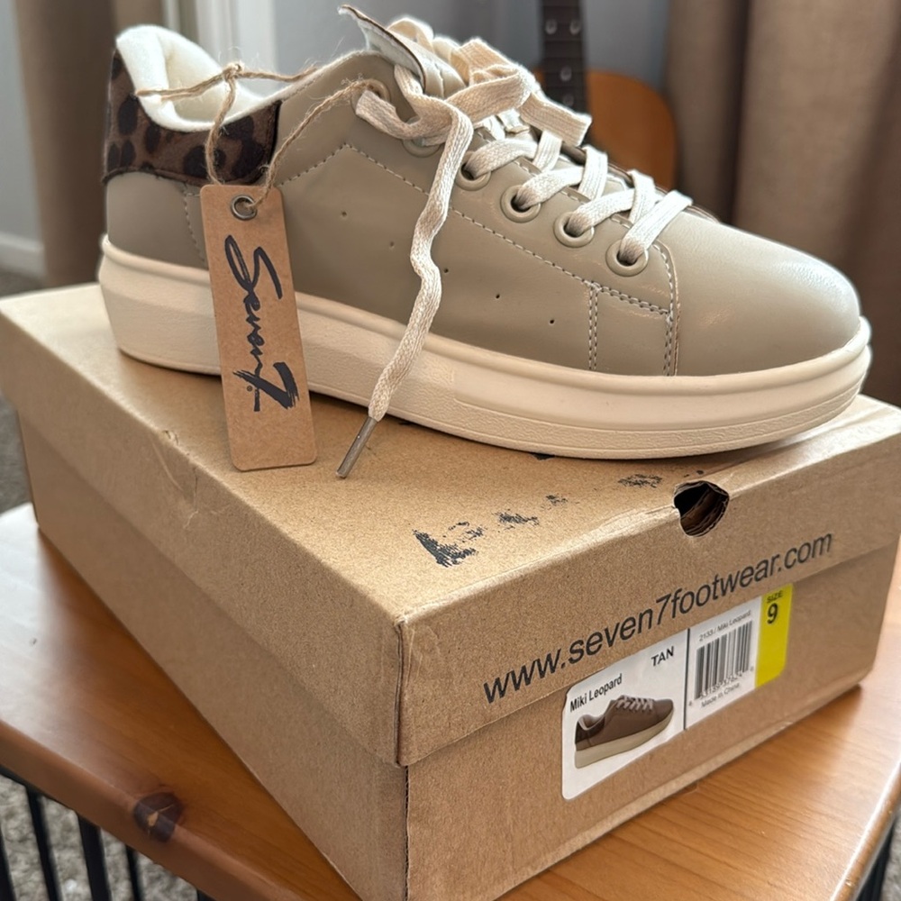 New pair of Seven Leopard Sneakers